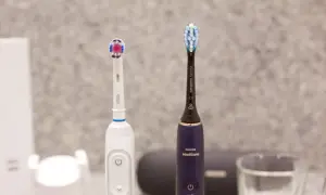 Która szczoteczka soniczna lepsza: Oral-B czy Philips Sonicare?