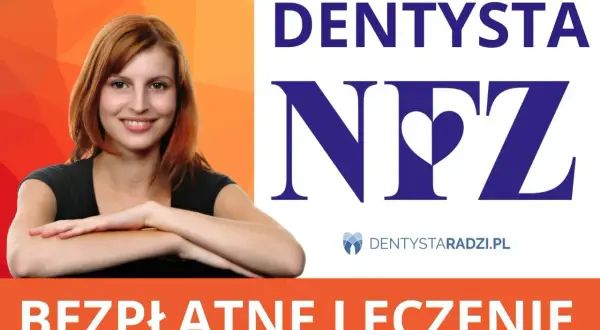 Uśmiechnięta kobieta z rudymi włosami obok logo DENTYSTA NFZ. Bezpłatne leczenie, w tym korona zęba nfz, jest dostępne.