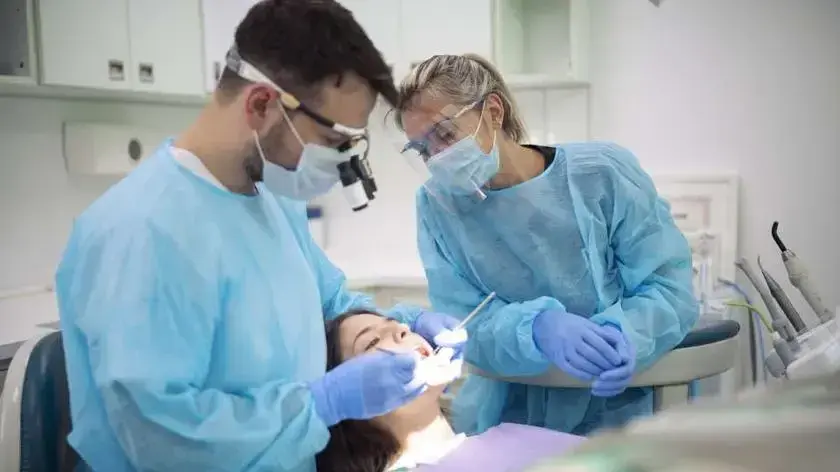 Czy w ciąży można chodzić do dentysty? Bezpieczne porady i zasady