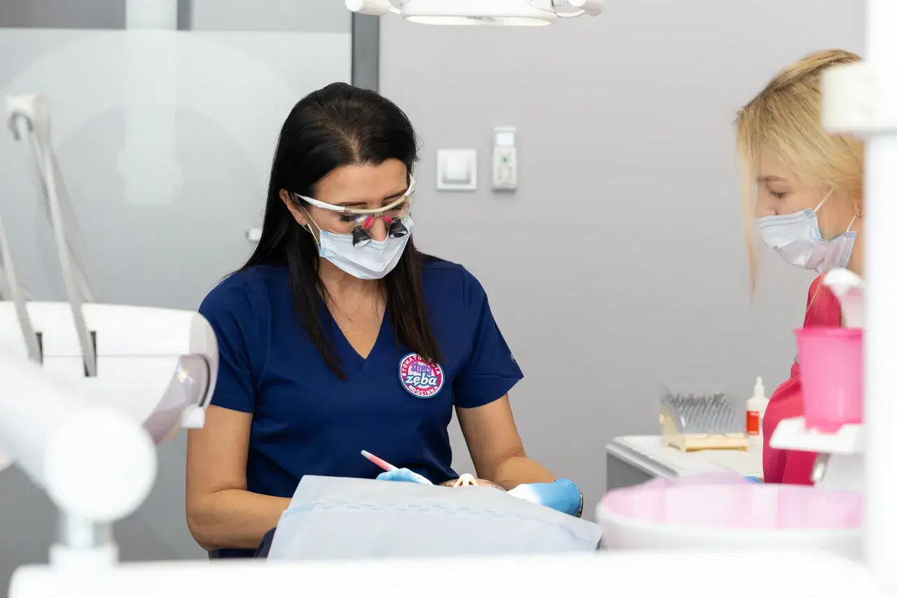 Zdjęcie Ile godzin trzyma znieczulenie u dentysty? Czego się spodziewać?